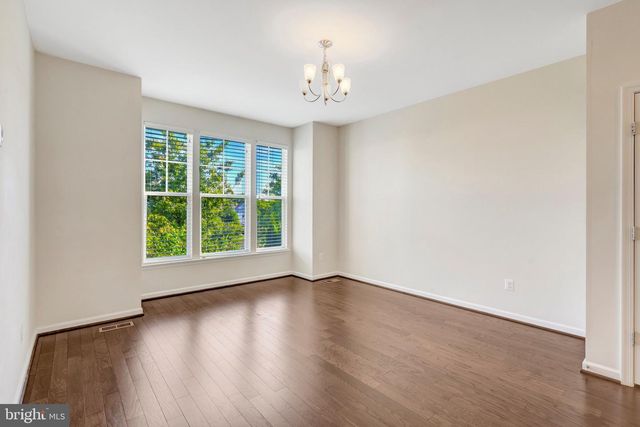 8932 DAHLGREN RIDGE RD, Manassas, VA 20111