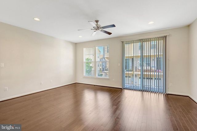 8932 DAHLGREN RIDGE RD, Manassas, VA 20111