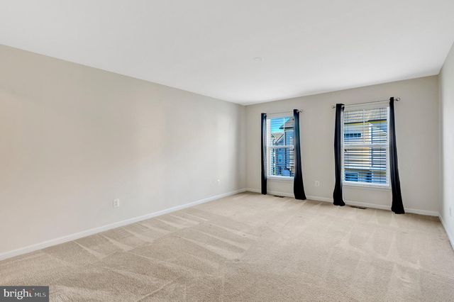 8932 DAHLGREN RIDGE RD, Manassas, VA 20111