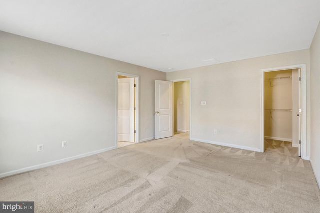 8932 DAHLGREN RIDGE RD, Manassas, VA 20111