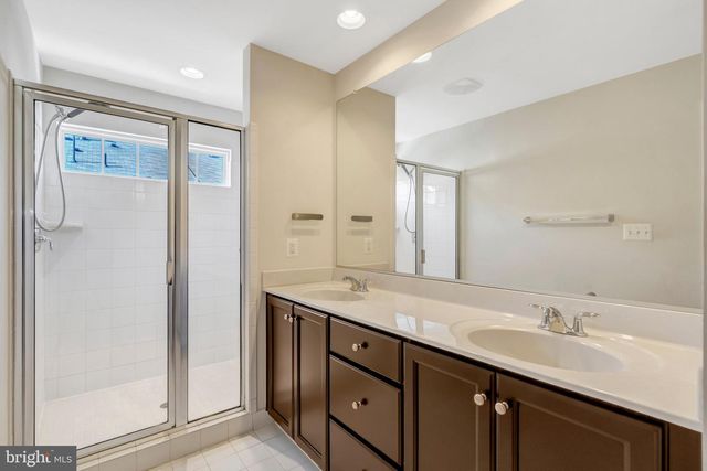8932 DAHLGREN RIDGE RD, Manassas, VA 20111