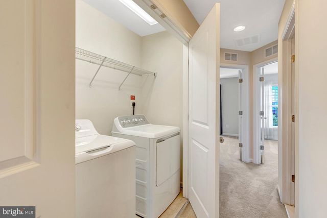 8932 DAHLGREN RIDGE RD, Manassas, VA 20111