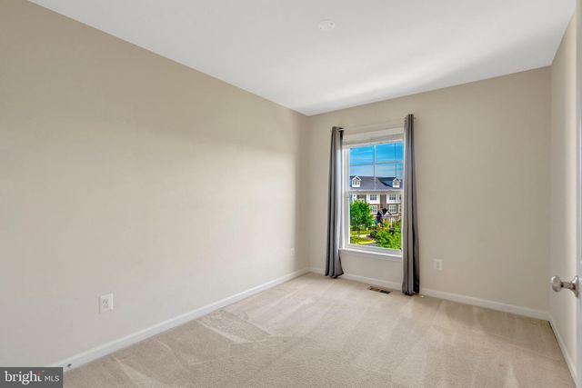 8932 DAHLGREN RIDGE RD, Manassas, VA 20111