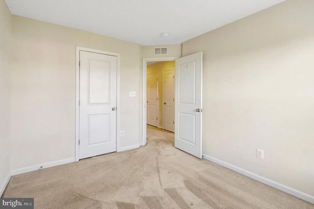 8932 DAHLGREN RIDGE RD, Manassas, VA 20111