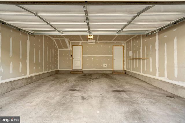 8932 DAHLGREN RIDGE RD, Manassas, VA 20111