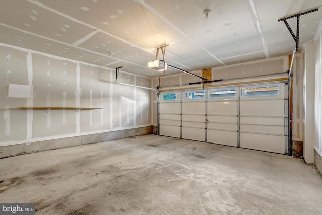 8932 DAHLGREN RIDGE RD, Manassas, VA 20111