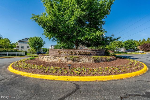 8932 DAHLGREN RIDGE RD, Manassas, VA 20111