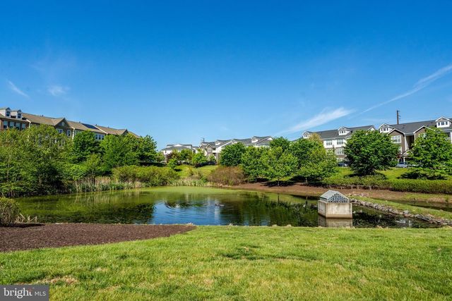 8932 DAHLGREN RIDGE RD, Manassas, VA 20111