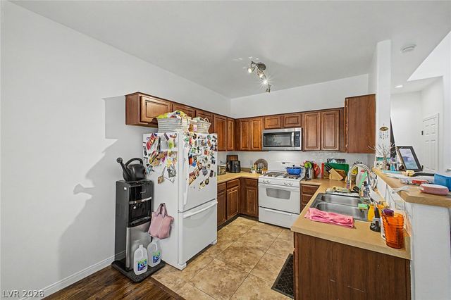 10514 Gold Shadow Avenue, Las Vegas, NV 89129
