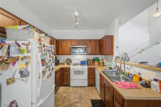 10514 Gold Shadow Avenue, Las Vegas, NV 89129