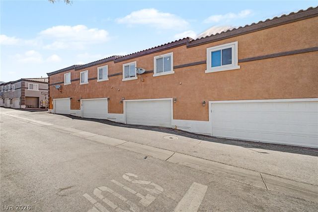 10514 Gold Shadow Avenue, Las Vegas, NV 89129