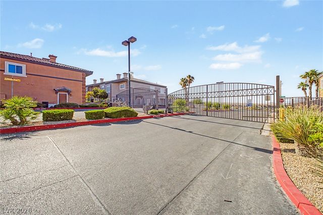 10514 Gold Shadow Avenue, Las Vegas, NV 89129
