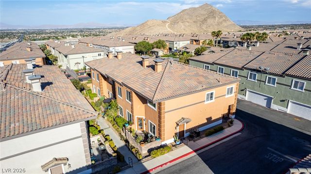 10514 Gold Shadow Avenue, Las Vegas, NV 89129