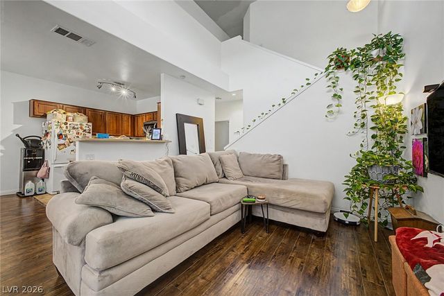 10514 Gold Shadow Avenue, Las Vegas, NV 89129