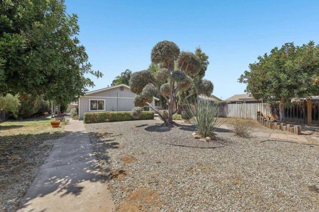 1241 E Street, Ramona, CA 92065