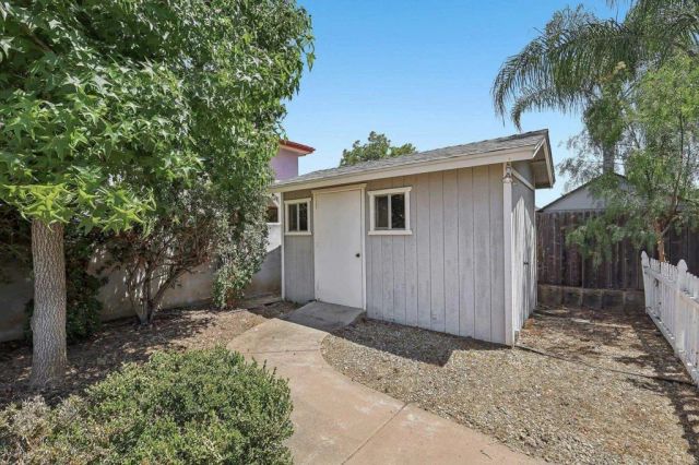 1241 E Street, Ramona, CA 92065