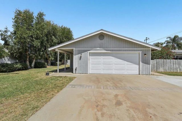 1241 E Street, Ramona, CA 92065