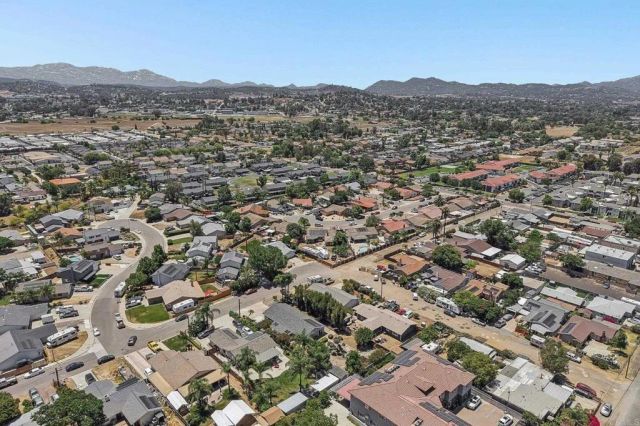 1241 E Street, Ramona, CA 92065