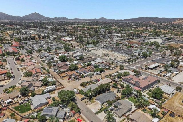 1241 E Street, Ramona, CA 92065