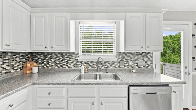 6179 Pringle Drive, Ooltewah, TN 37363