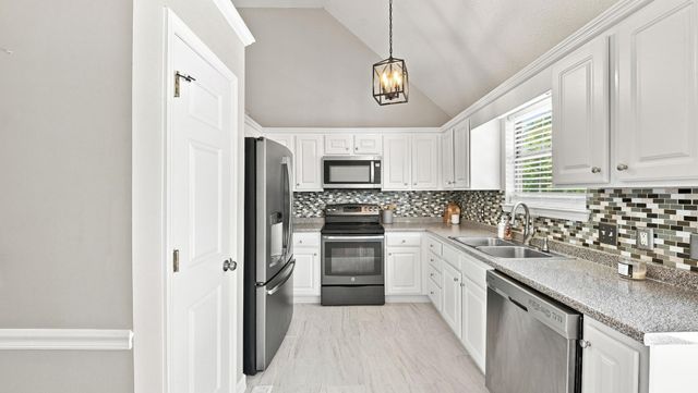 6179 Pringle Drive, Ooltewah, TN 37363