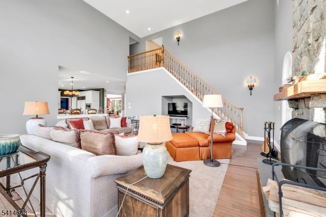 24 Vista Dr, Mount Olive Twp., NJ 07836