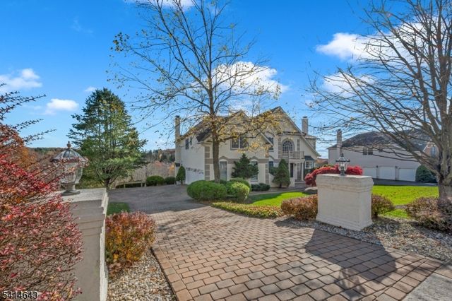 24 Vista Dr, Mount Olive Twp., NJ 07836