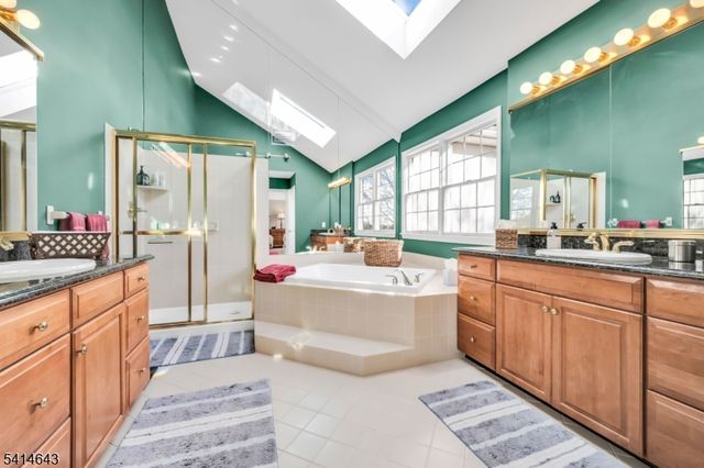 24 Vista Dr, Mount Olive Twp., NJ 07836