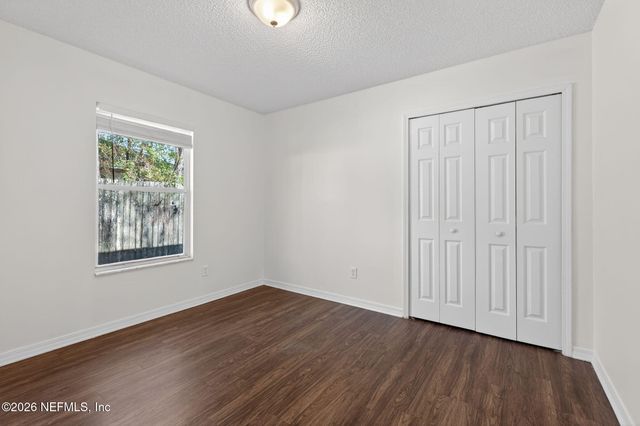 8220 ABBEYFIELD Drive, Jacksonville, FL 32277