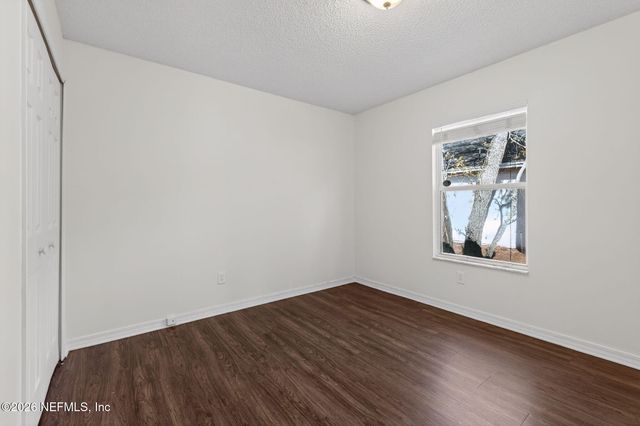 8220 ABBEYFIELD Drive, Jacksonville, FL 32277