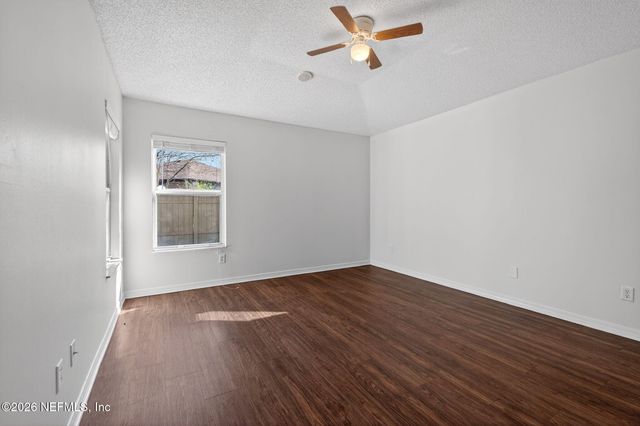 8220 ABBEYFIELD Drive, Jacksonville, FL 32277