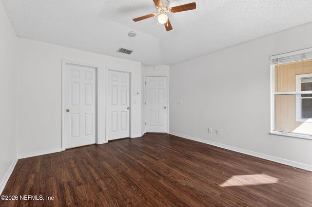 8220 ABBEYFIELD Drive, Jacksonville, FL 32277