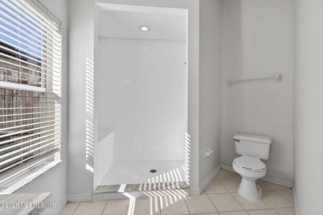 8220 ABBEYFIELD Drive, Jacksonville, FL 32277