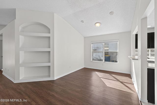 8220 ABBEYFIELD Drive, Jacksonville, FL 32277