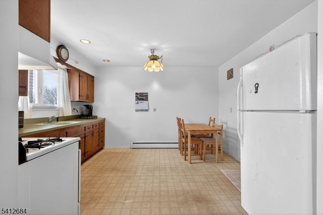 162 Dundee Ave, Paterson City, NJ 07503