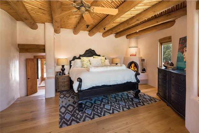 1233 N Summit Drive, Santa Fe, NM 87501