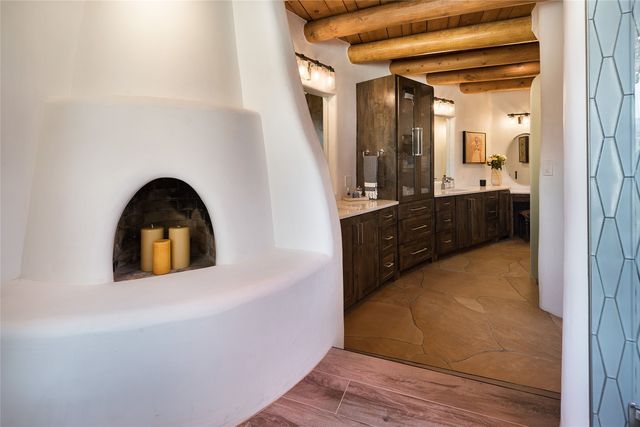 1233 N Summit Drive, Santa Fe, NM 87501