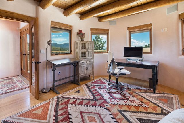 1233 N Summit Drive, Santa Fe, NM 87501