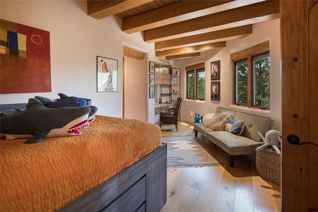 1233 N Summit Drive, Santa Fe, NM 87501