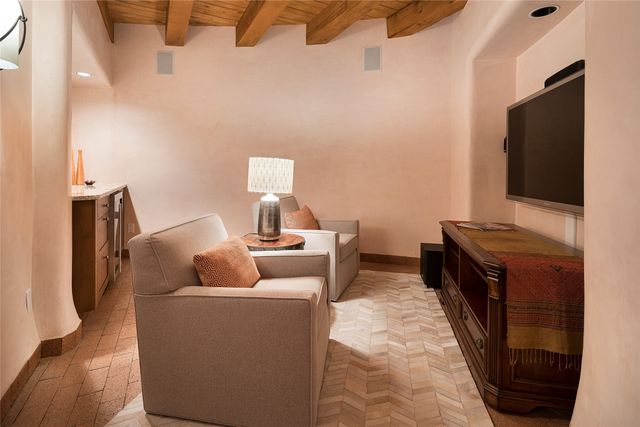 1233 N Summit Drive, Santa Fe, NM 87501