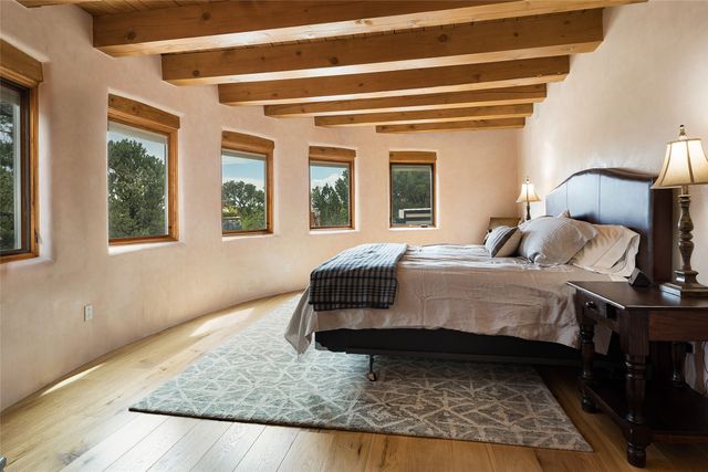 1233 N Summit Drive, Santa Fe, NM 87501