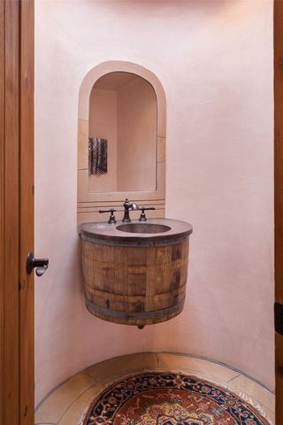 1233 N Summit Drive, Santa Fe, NM 87501