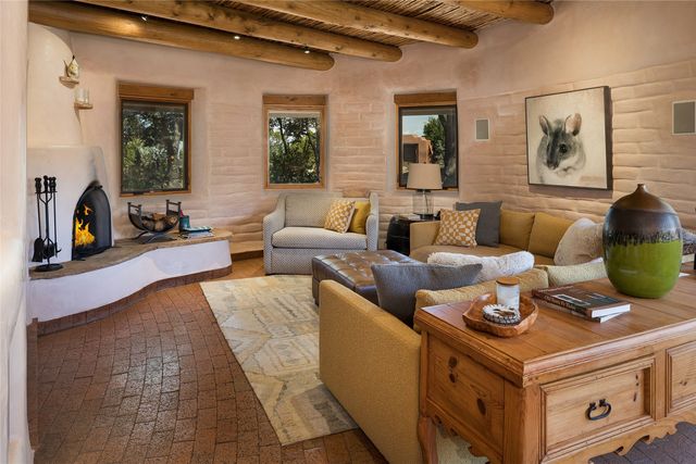 1233 N Summit Drive, Santa Fe, NM 87501