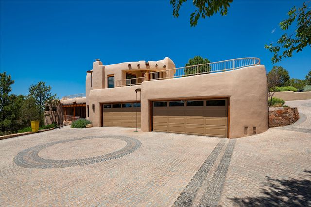 1233 N Summit Drive, Santa Fe, NM 87501