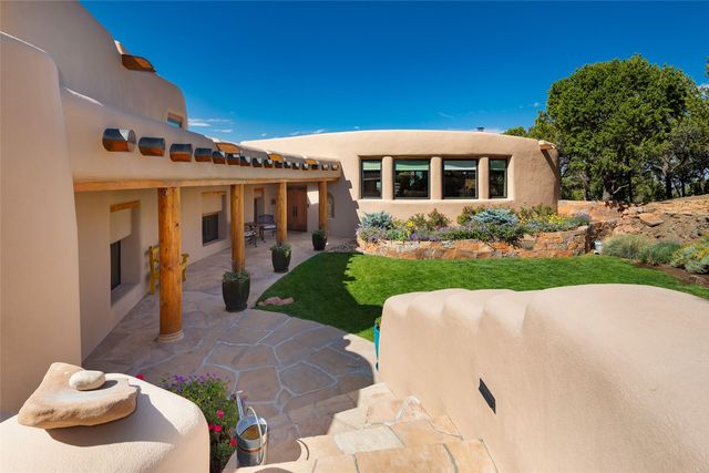 1233 N Summit Drive, Santa Fe, NM 87501
