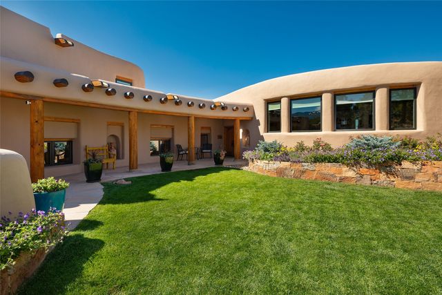 1233 N Summit Drive, Santa Fe, NM 87501