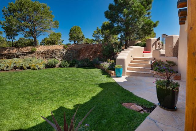 1233 N Summit Drive, Santa Fe, NM 87501