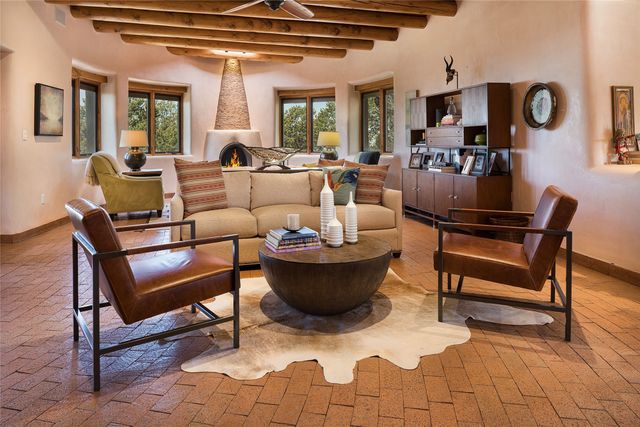 1233 N Summit Drive, Santa Fe, NM 87501