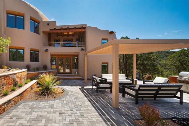 1233 N Summit Drive, Santa Fe, NM 87501