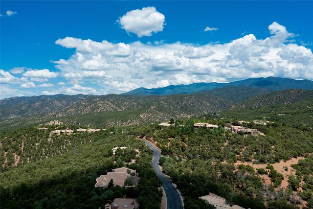 1233 N Summit Drive, Santa Fe, NM 87501